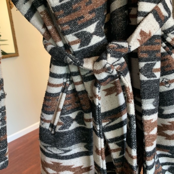 BB Dakota tie waist jacket, Small - Picture 7 of 7